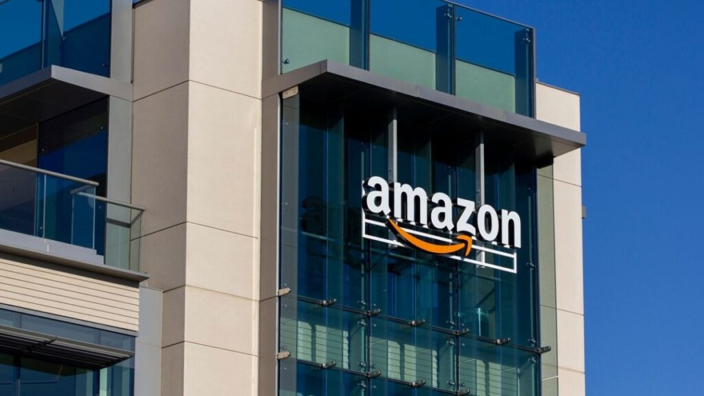 E-mail acidental leva a corte de 16 mil vagas na Amazon