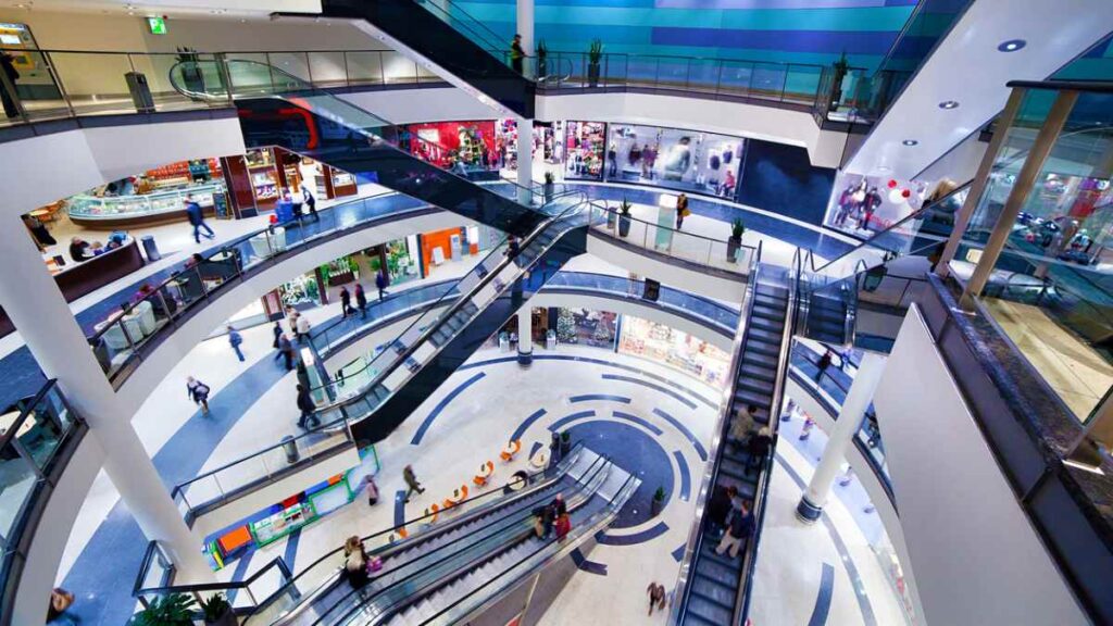 Shoppings mantêm vendas altas, mas ritmo cai no fim de 2025