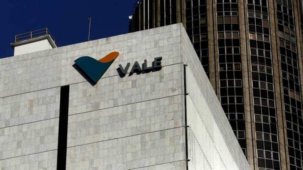 Vale cai 2,3% com temores após novo transbordamento em MG