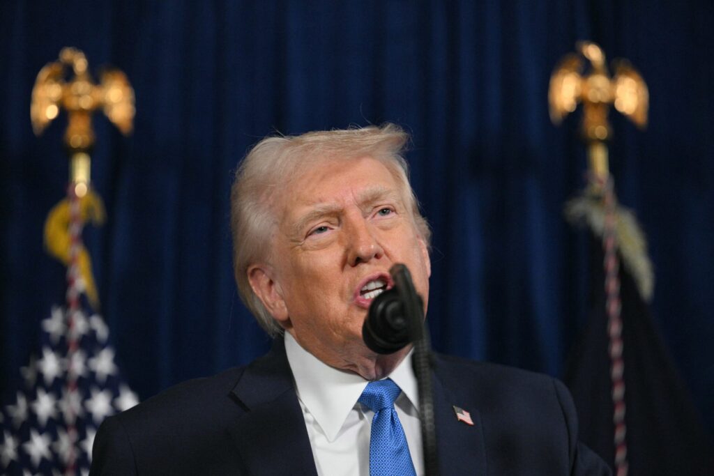 Trump confia em vitória após queda do desemprego nos EUA