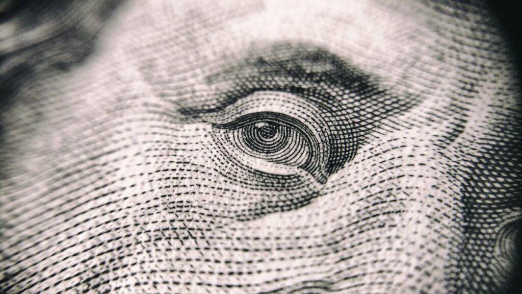 Dólar cai ao menor nível desde Flávio Day com alívio geopolítico