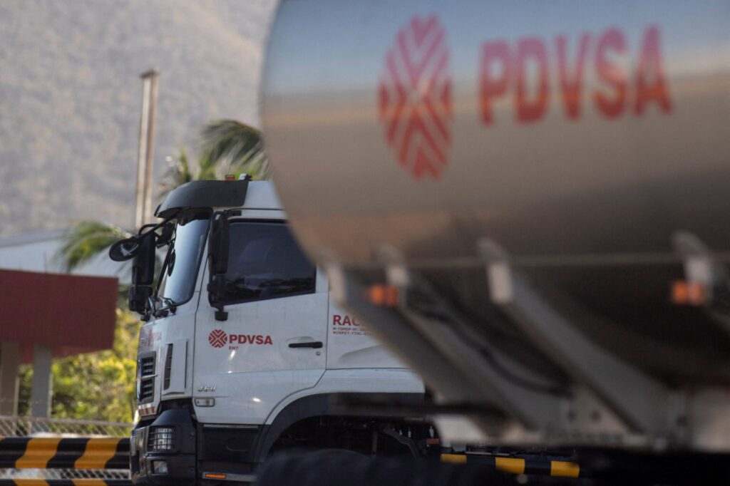 Secretário de energia dos EUA visita Venezuela para falar sobre PDVSA