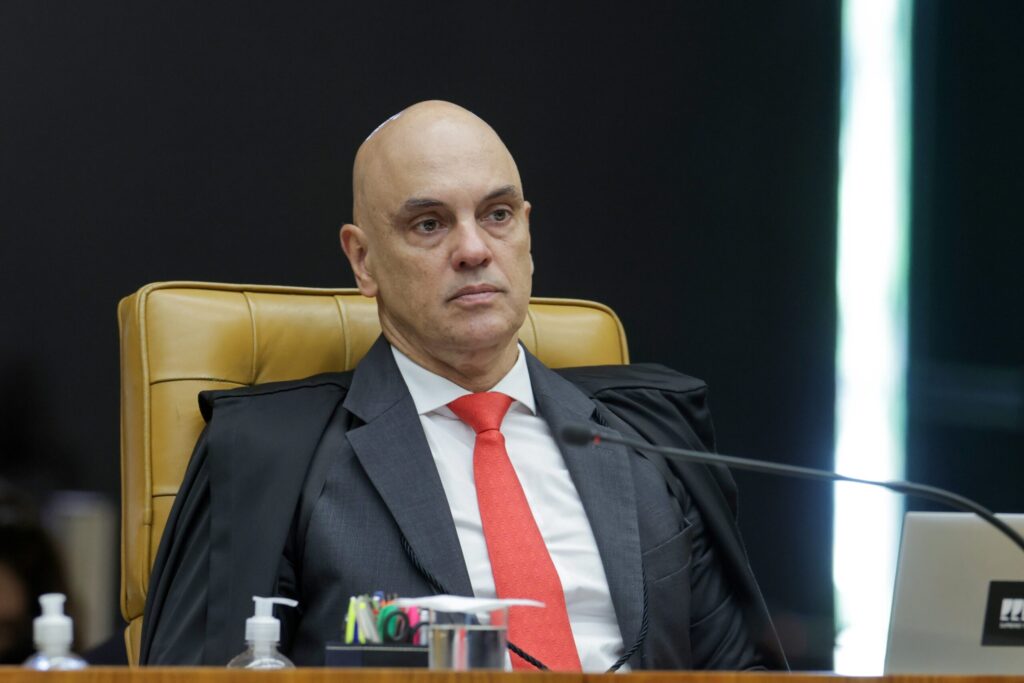 Moraes vota contra recursos de militares em trama golpista