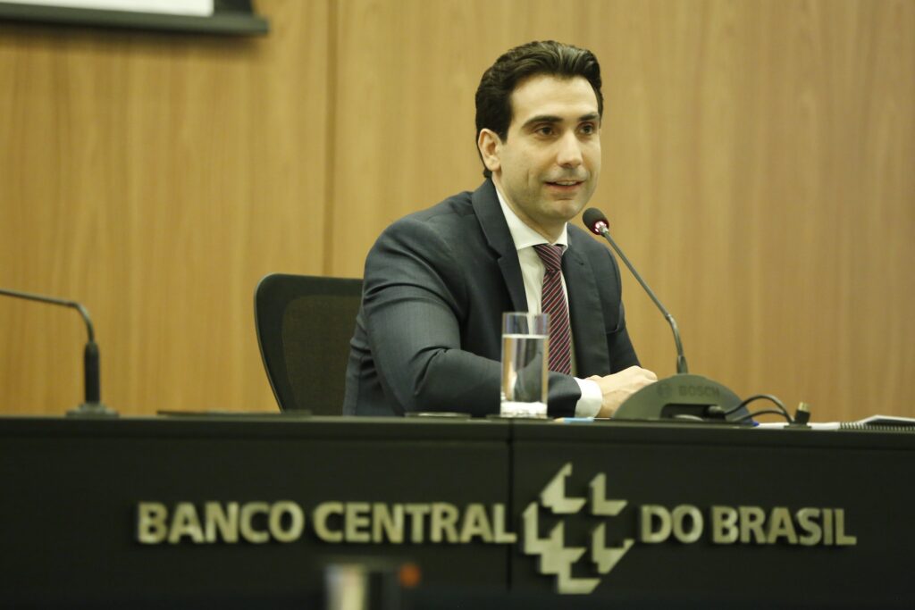 PT critica BC e defende revisão da meta de inflação