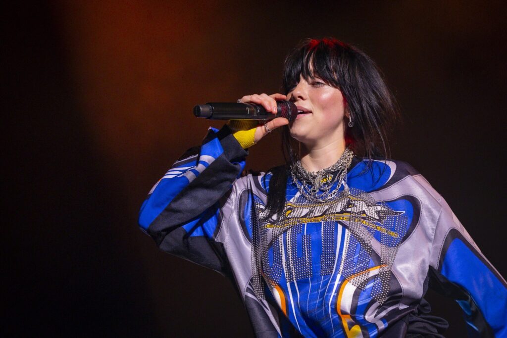 Billie Eilish indicada ao Grammy 2026 com single de 2024