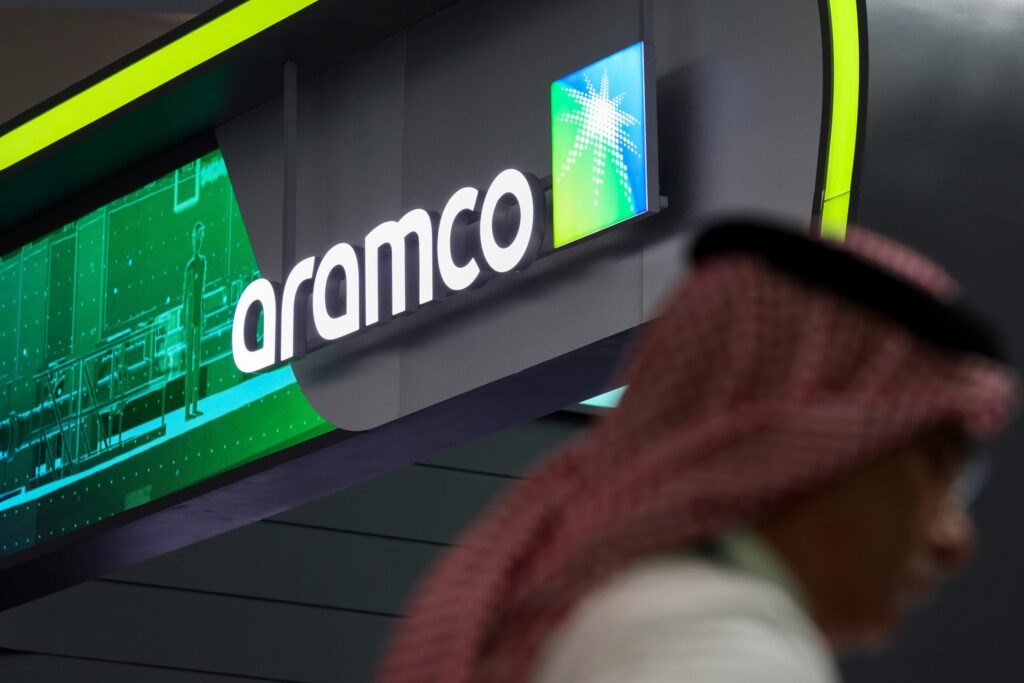 Saudi Aramco fecha refinaria após ataque com drone