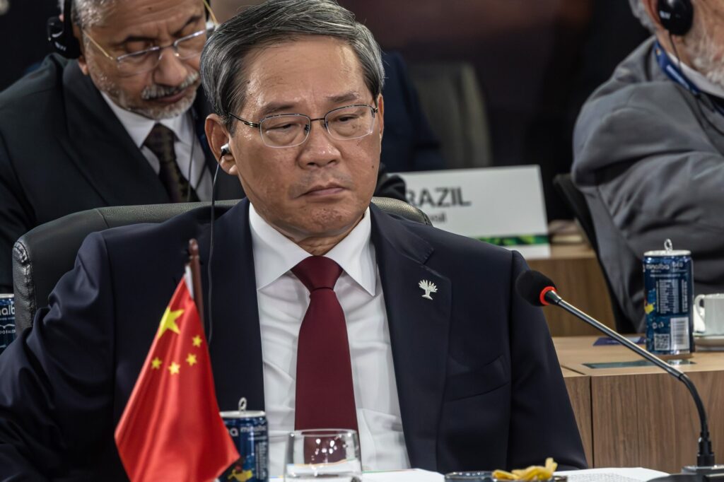 China mira crescimento do PIB entre 4,5% e 5% em 2026