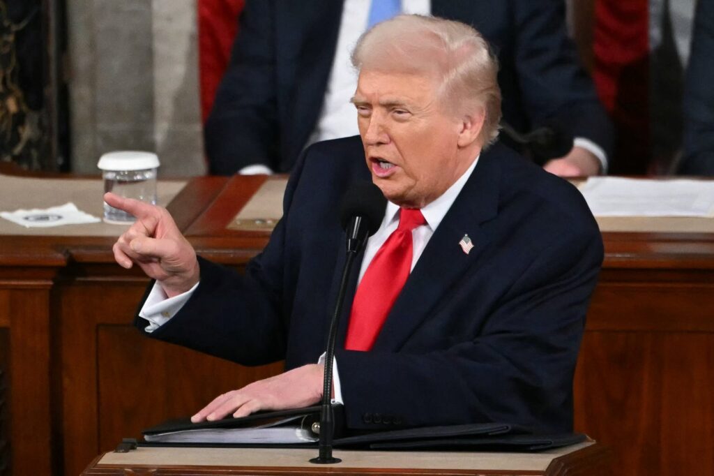 Trump prevê guerra no Irã por até cinco semanas, mas pode ir além