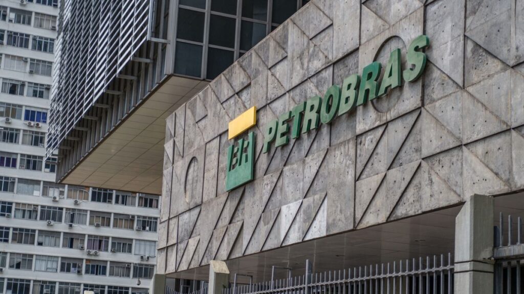 Petrobras responde se petróleo caro gera dividendos extras
