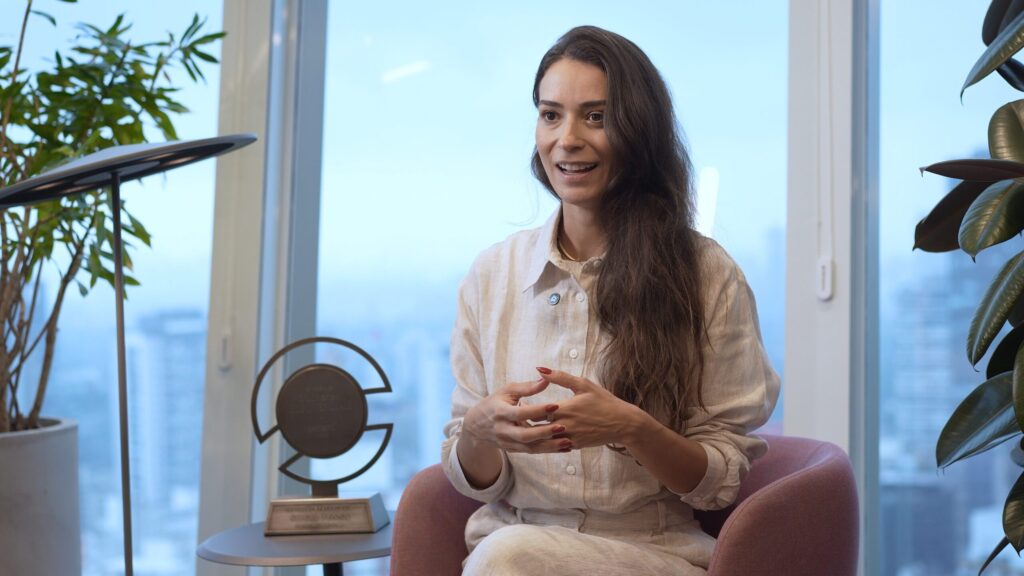 Silvia Penna: Uber deve lembrar que viagens são do dia a dia