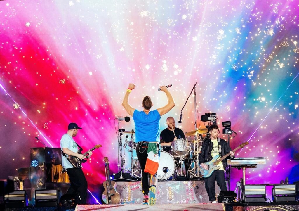 Vorcaro fez festa de R$ 220 mi na Itália com Coldplay e White Lotus