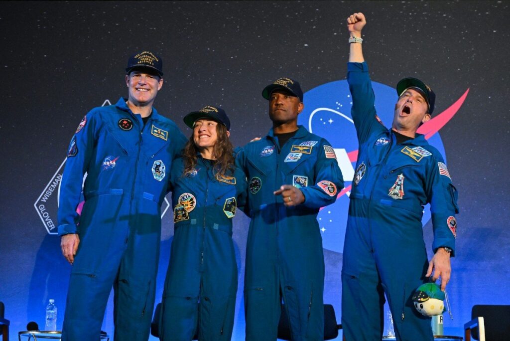 Astronautas da Artemis 2 relatam missão à Lua
