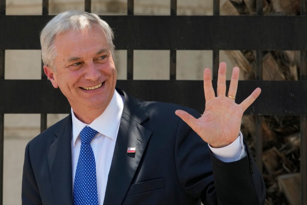 Presidente do Chile envia projeto de reforma econômica ao Congresso