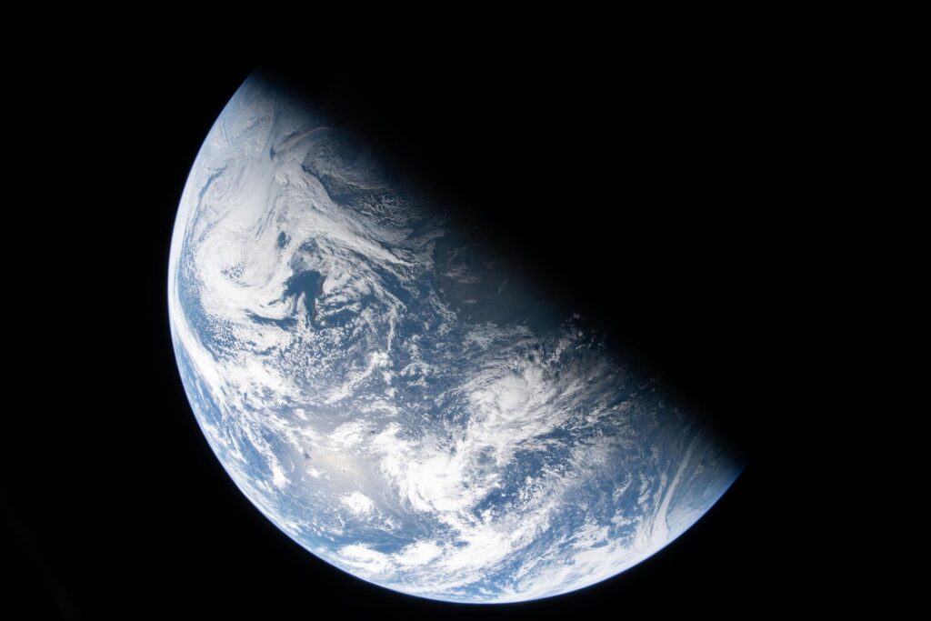 Nasa mostra imagens inéditas da Terra e missão avança à Lua