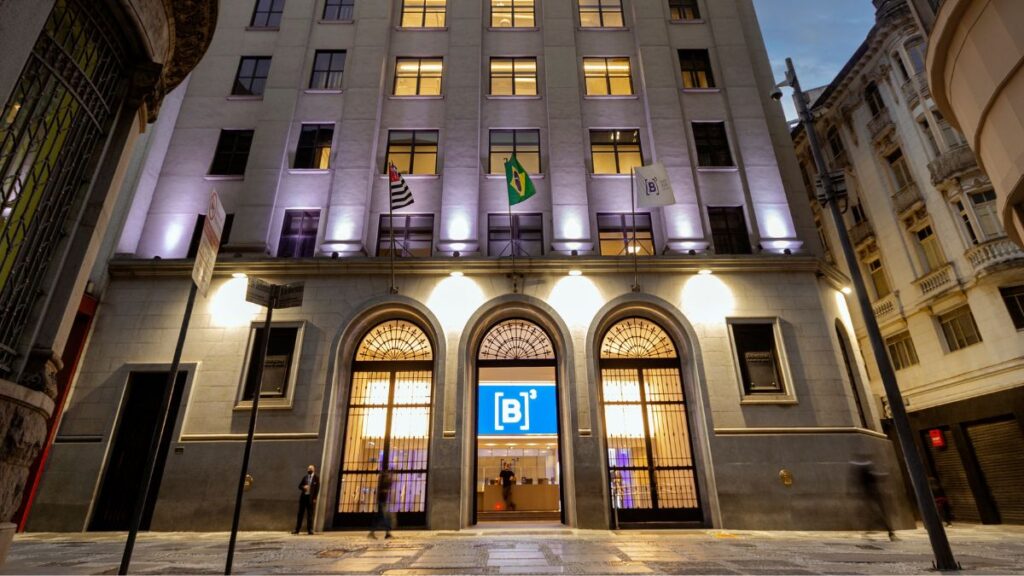 Feriado de Tiradentes fecha bancos e Bolsa, mas Pix continua funcionando