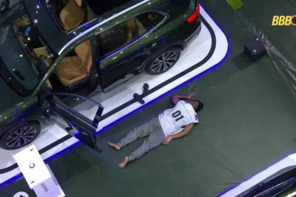 Boneco passa mal durante Prova do Finalista do BBB 26 e pede socorro
