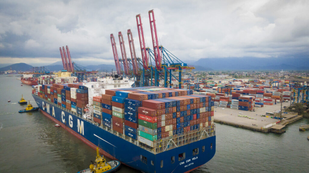 Governo pede suspensão de leilão de terminal no Porto de Santos