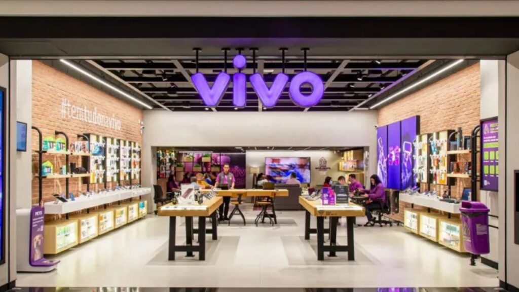 Telefônica (VIVT3) lança crediário para venda de celulares