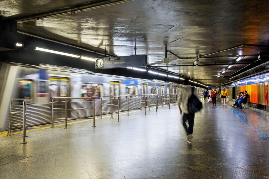 Tiroteio na estação São Bento deixa cinco feridos