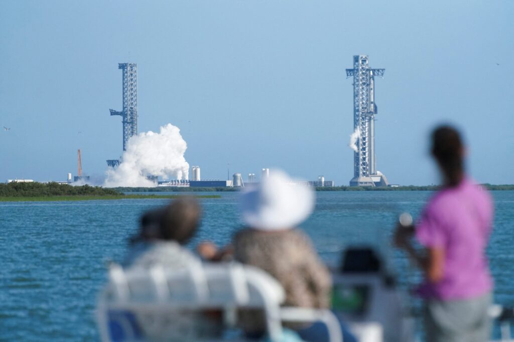 Starship V3 da SpaceX decola em primeiro voo de teste