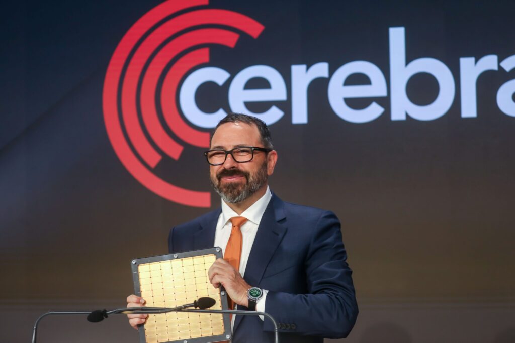 Cerebras IPO: chip do tamanho de prato revoluciona mercado