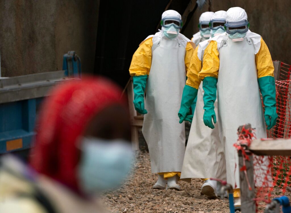 OMS declara surto de ebola no Congo e Uganda emergência internacional