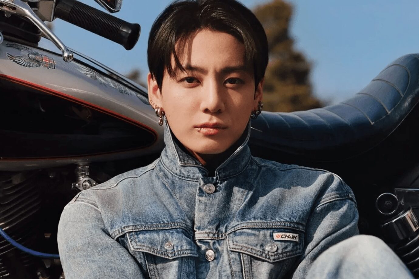Jungkook busca videomaker para turnê com BTS