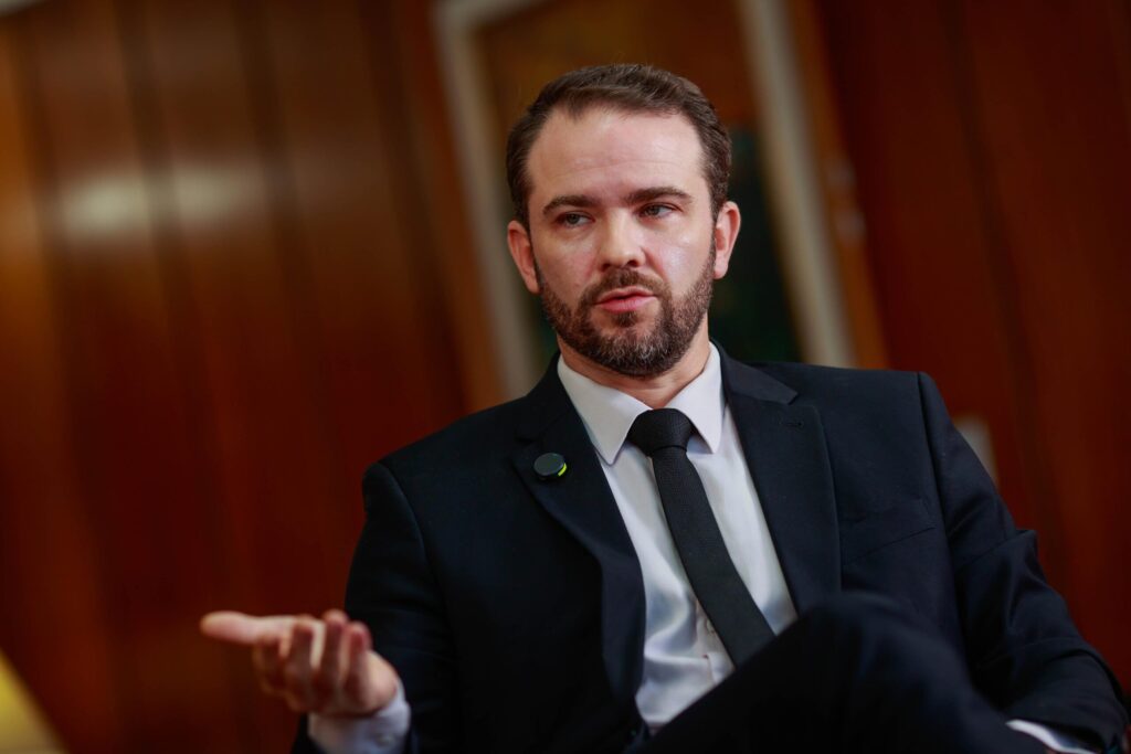 Durigan na China discute Panda Bonds e Eco Invest