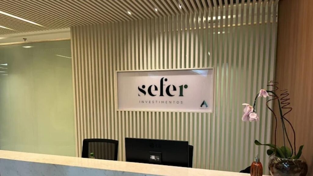 BC liquida Sefer Investimentos e congela bens