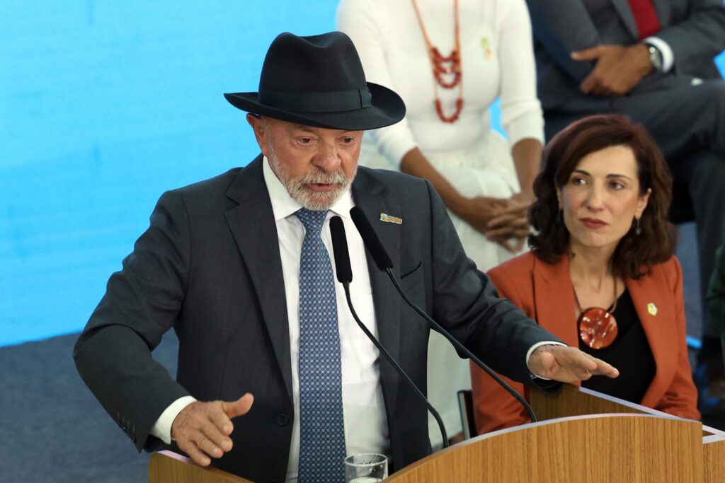 Agenda política: Lula no RJ, Bolsonaro depõe