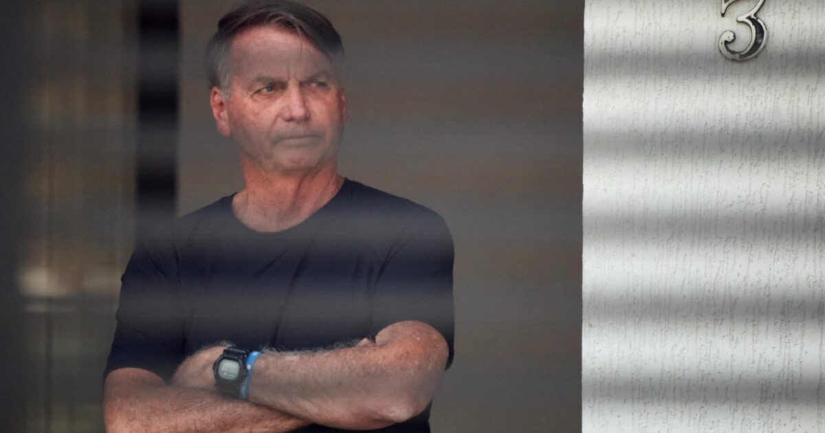 Moraes proíbe visitas a Bolsonaro e mantém prisão domiciliar