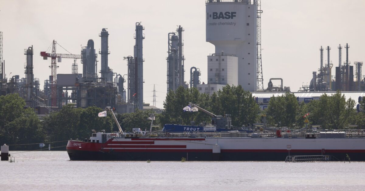 Lucro líquido da Basf sobe mais de 5 vezes no 1º semestre