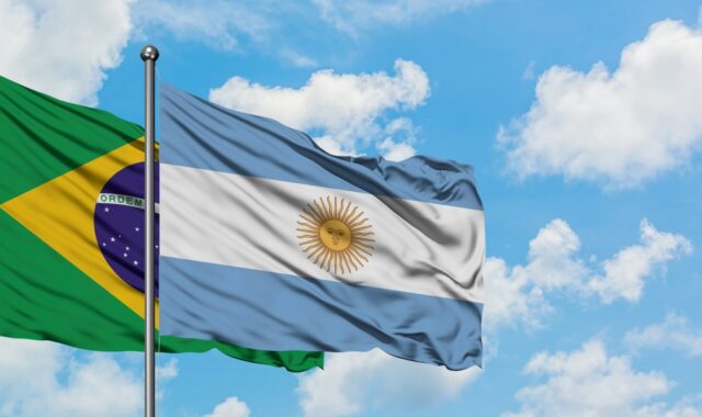 Argentina sobe nota da Moody's e se aproxima do Brasil