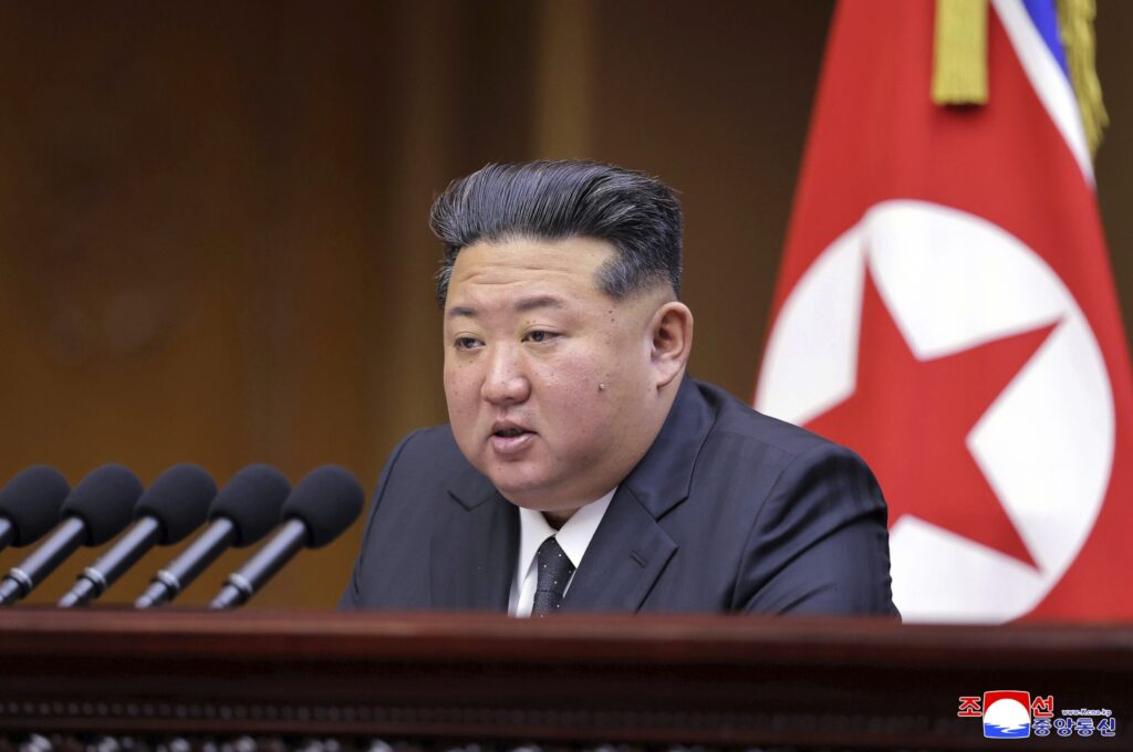 Coreia do Norte adota medidas para ampliar forças nucleares