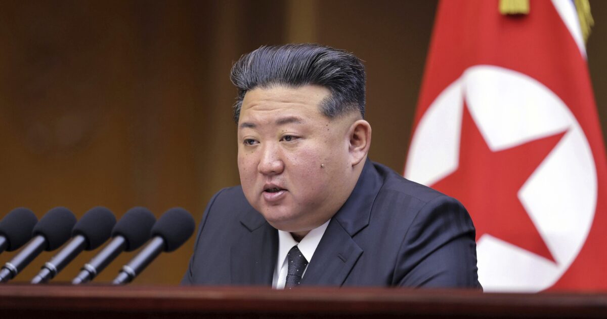 Coreia do Norte adota medidas para ampliar forças nucleares