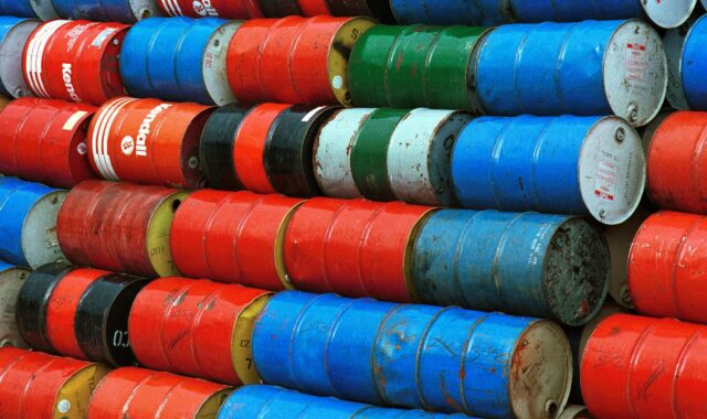 Estoques de petróleo dos EUA caem 7,1 milhões de barris; derivados sobem