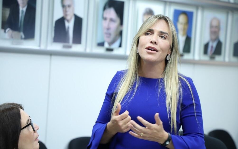 Celina Leão cobra decisão sobre Michelle Bolsonaro no Senado do DF