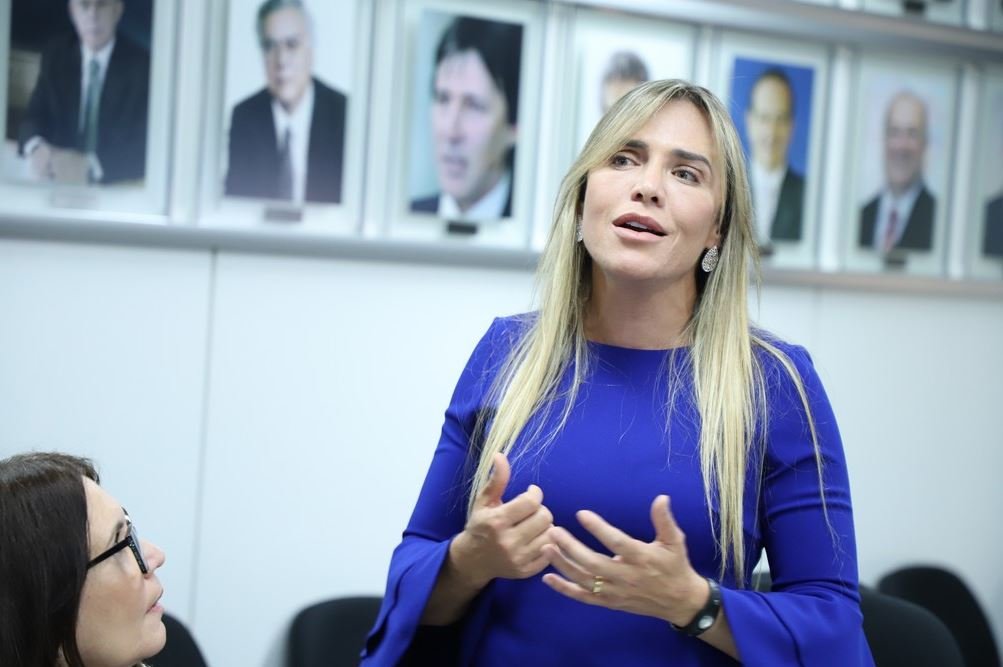 Celina Leão cobra decisão sobre Michelle Bolsonaro no Senado do DF