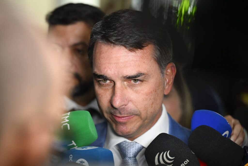 PL marca convenção para confirmar candidatura de Flávio Bolsonaro