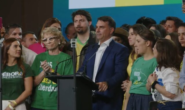 PT aciona STF e TSE contra vídeo de IA de Bolsonaro em ato