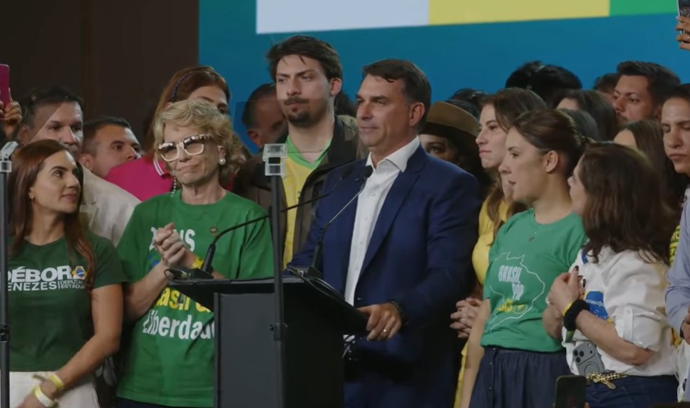 PT aciona STF e TSE contra vídeo de IA de Bolsonaro em ato
