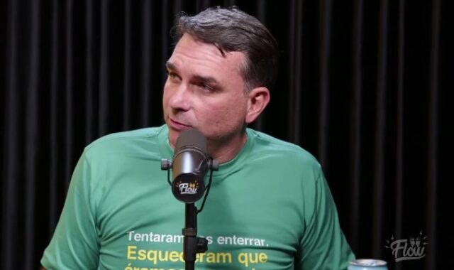 Flávio Bolsonaro diz desconhecer motivo de vídeo de Michelle