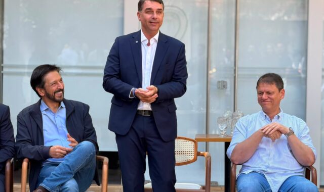 Flávio Bolsonaro afirma que não desiste de Tereza Cristina como vice