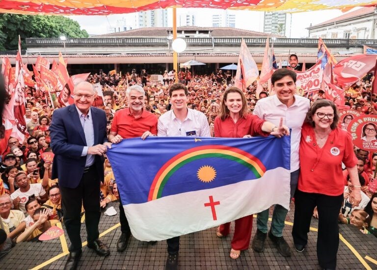 PSB oficializa candidatura de João Campos ao governo de Pernambuco com Alckmin