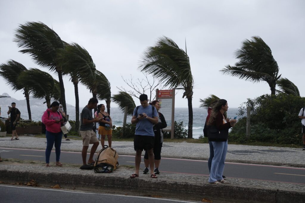 Ciclone-bomba pode levar ventos de até 100 km/h ao Brasil