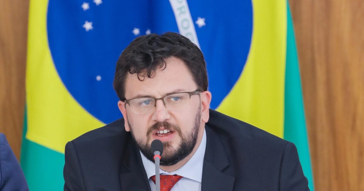 PF investiga pagamento de Lulinha a ex-chefe de gabinete
