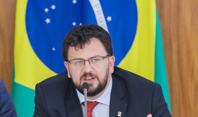 PF investiga pagamento de Lulinha a ex-chefe de gabinete