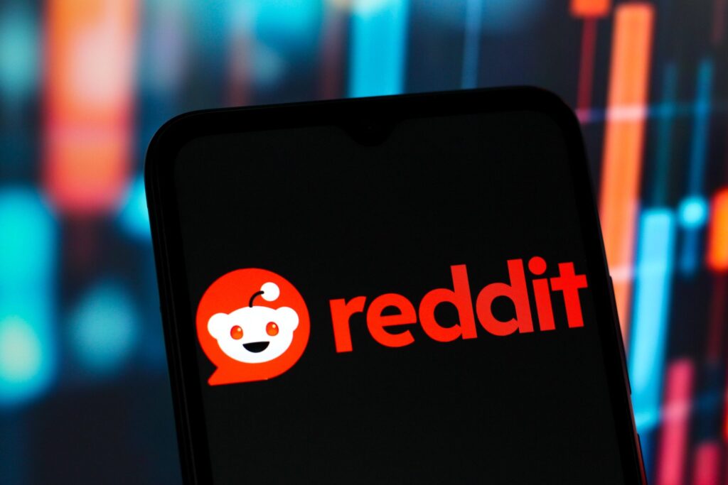 Por que sua marca precisa aparecer no Reddit IA