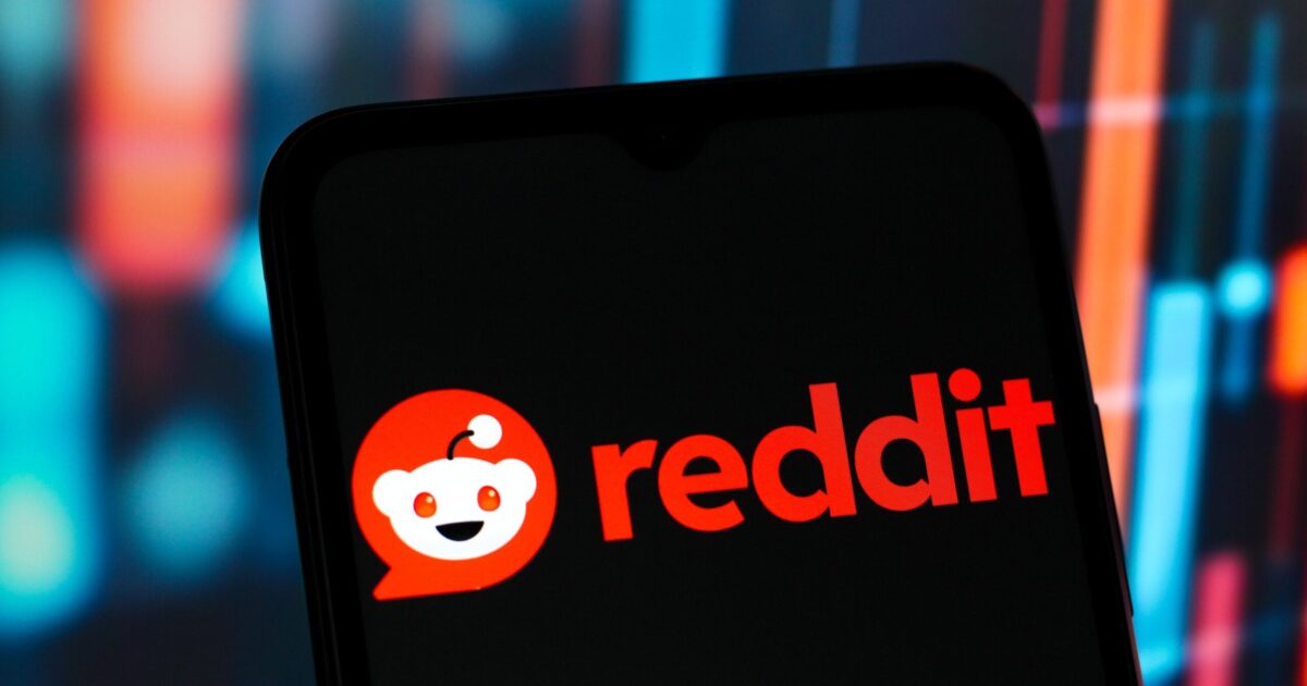 Por que sua marca precisa aparecer no Reddit IA