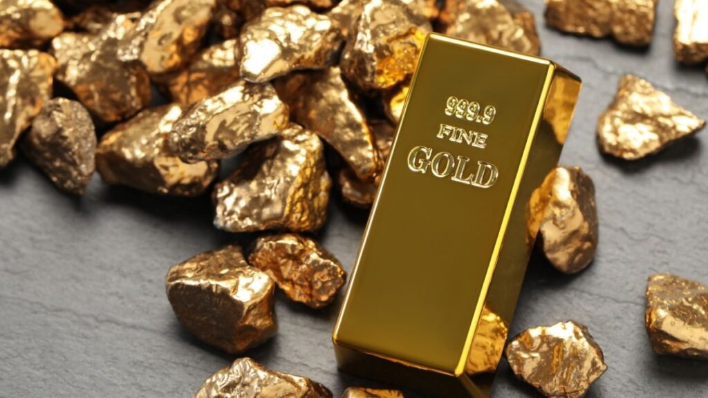 Ouro e bitcoin brilham em agosto de 2025; renda fixa fica para trás